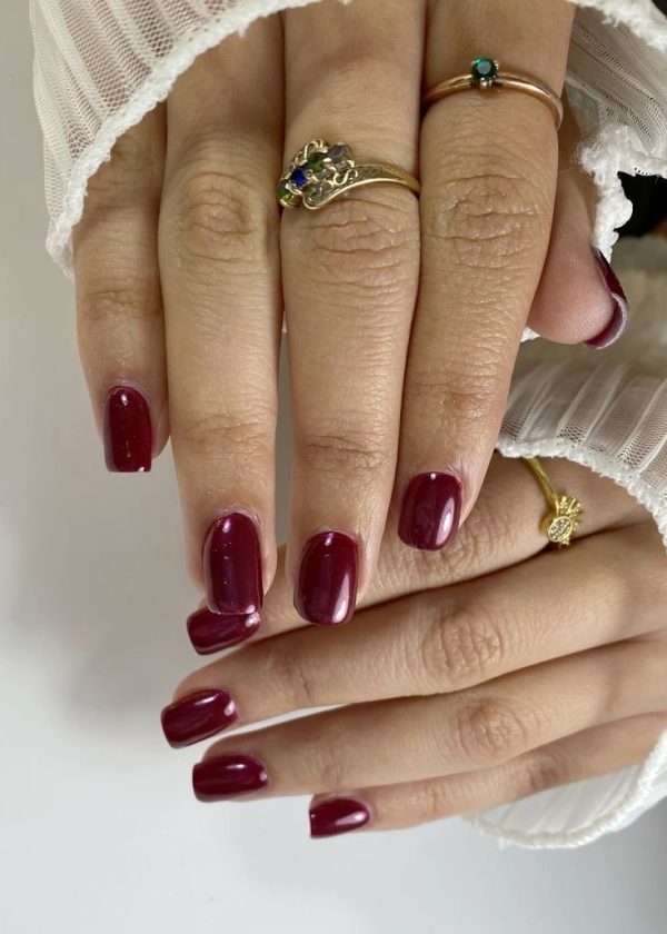 Cats eye nails